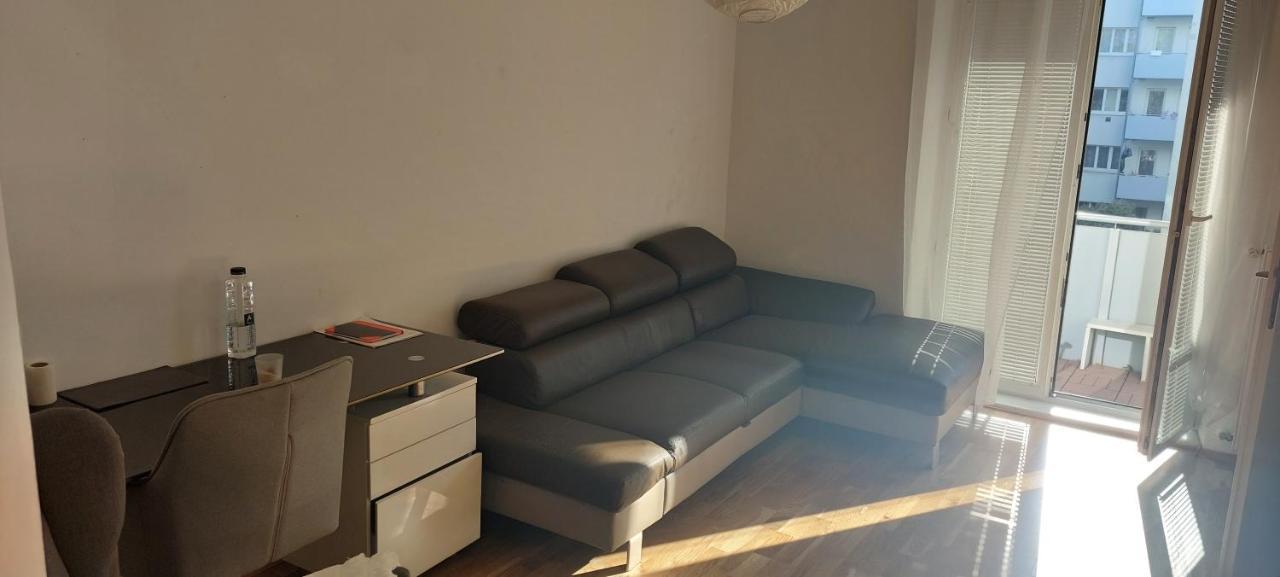 Schone Wohnung Mit Balkon Viena Exterior foto